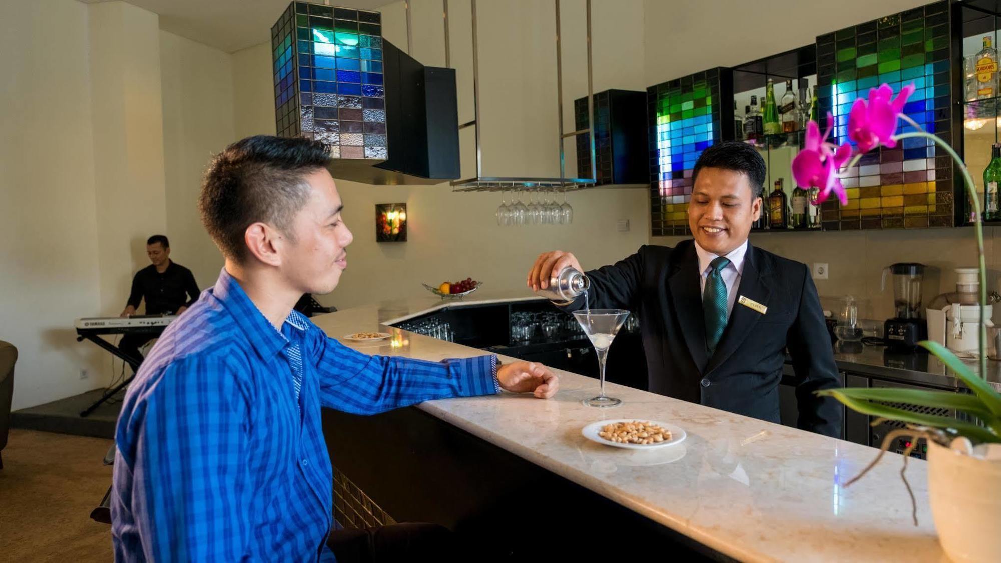 Sintesa Peninsula Hotel Palembang Eksteriør bilde